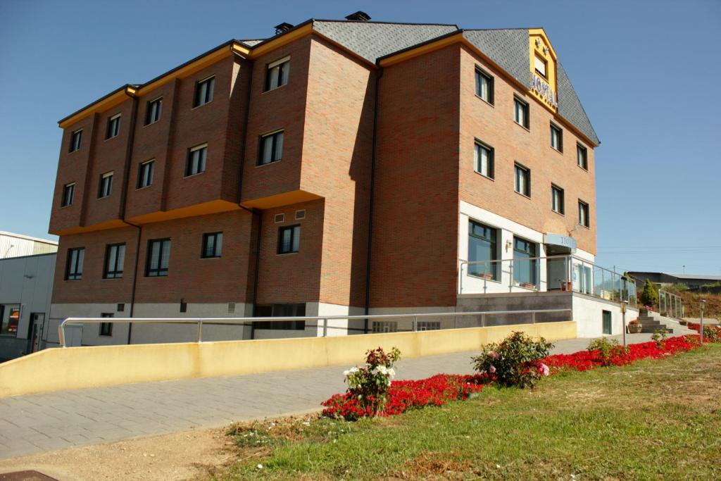Hostal Tio Pepe II Bembibre  Kültér fotó